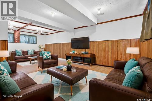 1156 Duffield Crescent, Moose Jaw, SK - Indoor Photo Showing Living Room