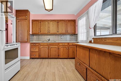 1156 Duffield Crescent, Moose Jaw, SK - Indoor Photo Showing Kitchen With Double Sink