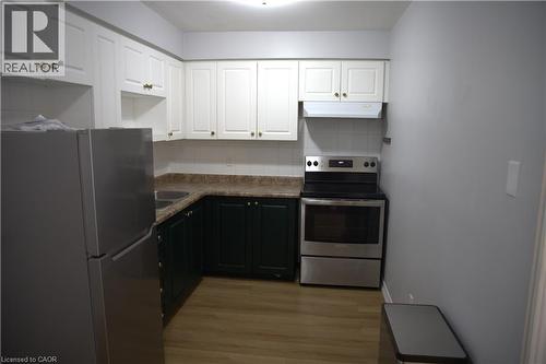 28 Victoria Avenue N Unit# 314, Hamilton, ON - Indoor Photo Showing Kitchen