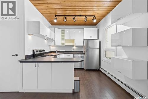 301 415 3Rd Avenue N, Saskatoon, SK - Indoor Photo Showing Kitchen