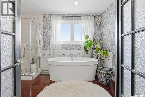 19 Tate Street, Regina, SK - Indoor Photo Showing Bathroom