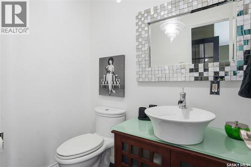 19 Tate Street, Regina, SK - Indoor Photo Showing Bathroom