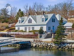67 Water Street Chester, NS B0J 1J0