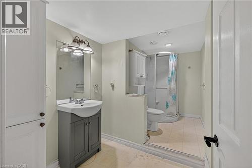 14 Hearthbridge Street, Kitchener, ON - Indoor Photo Showing Bathroom