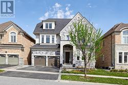 61 GRANGE DRIVE  Richmond Hill, ON L4E 1E2