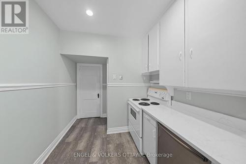 kitchen with door to basement - 7 Inglewood Place, Ottawa, ON - Indoor Photo Showing Kitchen