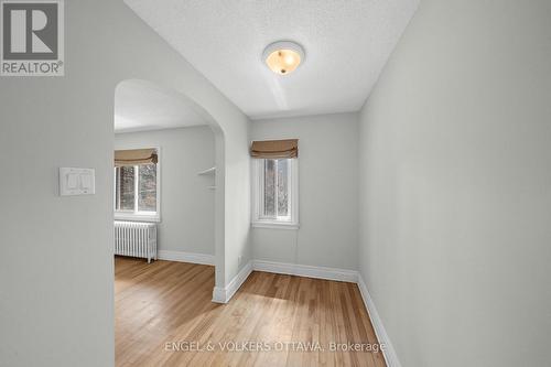 walk in closet in primary bedroom - 7 Inglewood Place, Ottawa, ON - Indoor Photo Showing Other Room