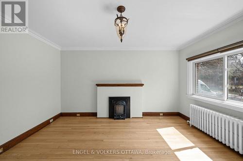 living room - 7 Inglewood Place, Ottawa, ON - Indoor With Fireplace