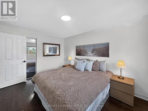 1166 Kingsholm Drive, Mississauga, ON - Indoor Photo Showing Bedroom