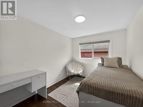 1166 Kingsholm Drive, Mississauga, ON - Indoor Photo Showing Bedroom
