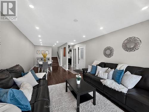 1166 Kingsholm Drive, Mississauga, ON - Indoor Photo Showing Living Room