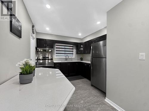 1166 Kingsholm Drive, Mississauga, ON - Indoor Photo Showing Kitchen With Stainless Steel Kitchen