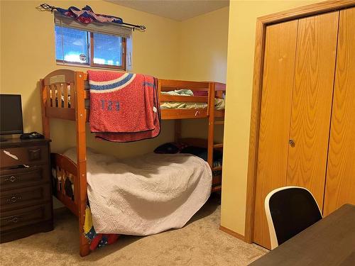 281 Sandy Road, Shilo, MB - Indoor Photo Showing Bedroom