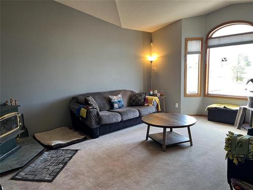 281 Sandy Road, Shilo, MB - Indoor Photo Showing Living Room