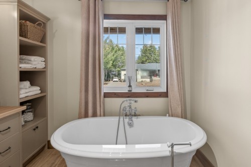 Salle de bains - 74 Rue Grandmaison, Mont-Blanc, QC - Indoor Photo Showing Bathroom