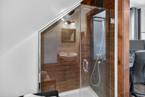 Salle de bains attenante à la CCP - 74 Rue Grandmaison, Mont-Blanc, QC - Indoor Photo Showing Bathroom