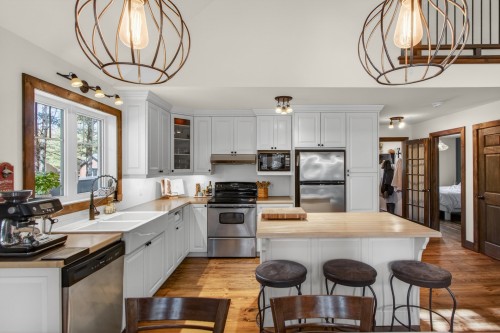 Cuisine - 74 Rue Grandmaison, Mont-Blanc, QC - Indoor Photo Showing Kitchen With Double Sink