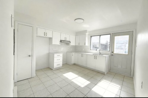 Kitchen - 10062 Av. De Lorimier, Montréal (Ahuntsic-Cartierville), QC - Indoor Photo Showing Kitchen