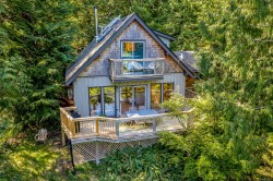 833 Austin Dr Cortes Island, BC V0P 1K0