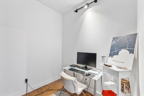 Bureau - 303-4 Av. Donegani, Pointe-Claire, QC - Indoor Photo Showing Office