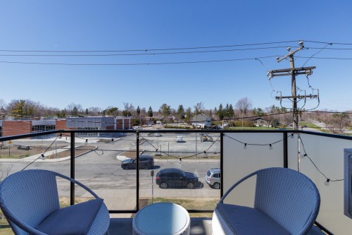 Balcon - 303-4 Av. Donegani, Pointe-Claire, QC - Outdoor
