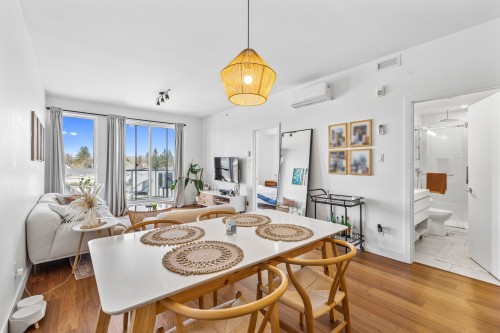 Salle à manger - 303-4 Av. Donegani, Pointe-Claire, QC - Indoor