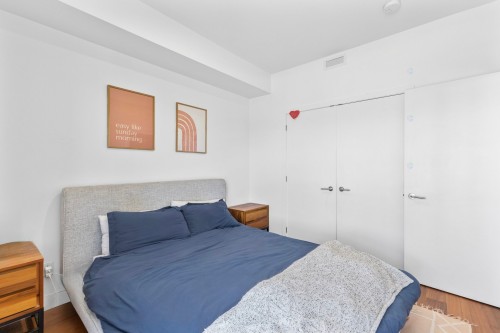 Chambre à coucher - 303-4 Av. Donegani, Pointe-Claire, QC - Indoor Photo Showing Bedroom