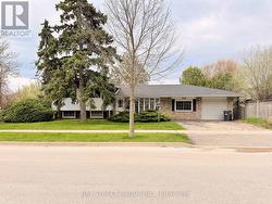 526 CHAMBERLAIN ROAD Burlington, ON L7L 2V1