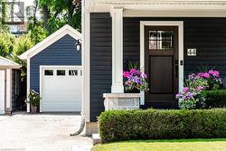 44 HEAD Street Oakville, ON L6K 1L5