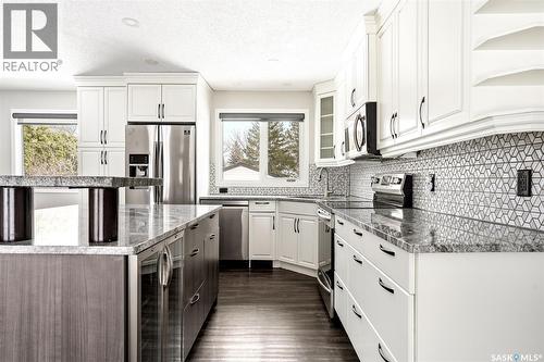 34 Dewar Bay, Regina, SK - Indoor Photo Showing Kitchen With Stainless Steel Kitchen With Upgraded Kitchen