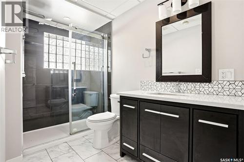 34 Dewar Bay, Regina, SK - Indoor Photo Showing Bathroom