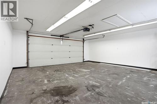 34 Dewar Bay, Regina, SK - Indoor Photo Showing Garage