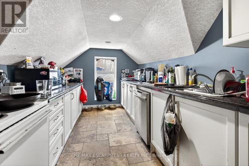 38 Hess Street S, Hamilton, ON - Indoor Photo Showing Kitchen