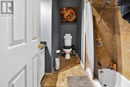 38 Hess Street S, Hamilton, ON - Indoor Photo Showing Bathroom