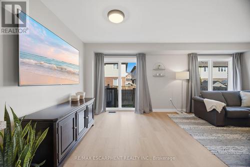 92 Celestial Crescent, Hamilton, ON - Indoor Photo Showing Other Room