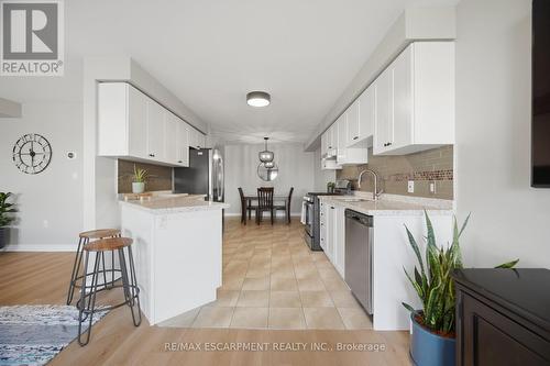 92 Celestial Crescent, Hamilton, ON - Indoor Photo Showing Kitchen