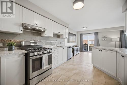 92 Celestial Crescent, Hamilton, ON - Indoor Photo Showing Kitchen