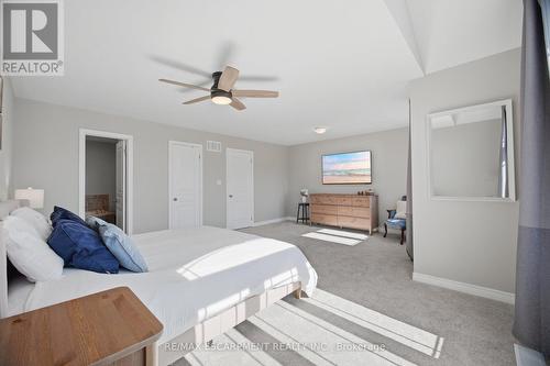92 Celestial Crescent, Hamilton, ON - Indoor Photo Showing Bedroom
