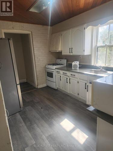 865 William Street, London East (East B), ON - Indoor Photo Showing Kitchen