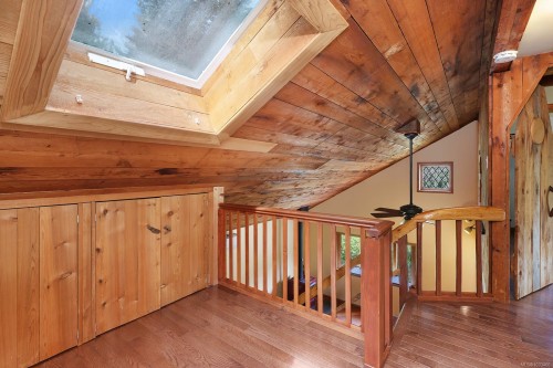 9210 Mcfarlane Rd, Denman Island, BC 