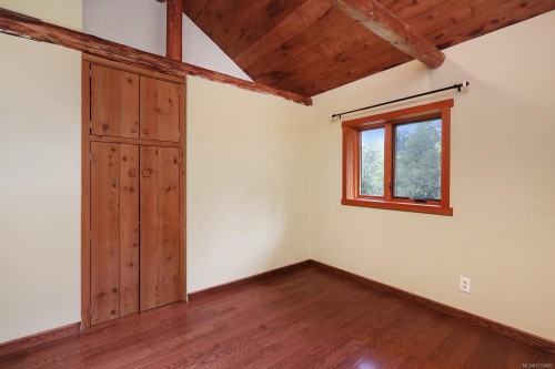 9210 Mcfarlane Rd, Denman Island, BC 