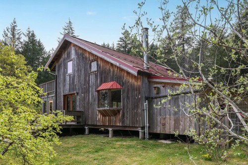9210 Mcfarlane Rd, Denman Island, BC 