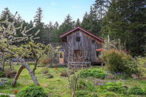 9210 Mcfarlane Rd, Denman Island, BC 