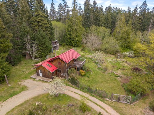 9210 Mcfarlane Rd, Denman Island, BC 