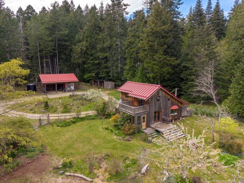9210 Mcfarlane Rd, Denman Island, BC 