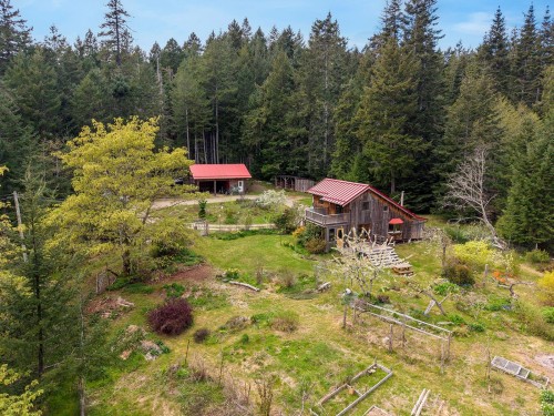 9210 Mcfarlane Rd, Denman Island, BC 
