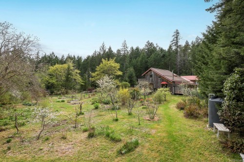 9210 Mcfarlane Rd, Denman Island, BC 