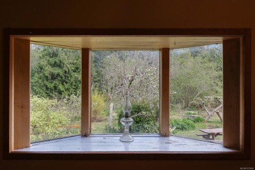 9210 Mcfarlane Rd, Denman Island, BC 