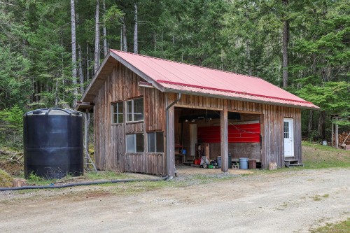 9210 Mcfarlane Rd, Denman Island, BC 