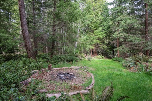 9210 Mcfarlane Rd, Denman Island, BC 